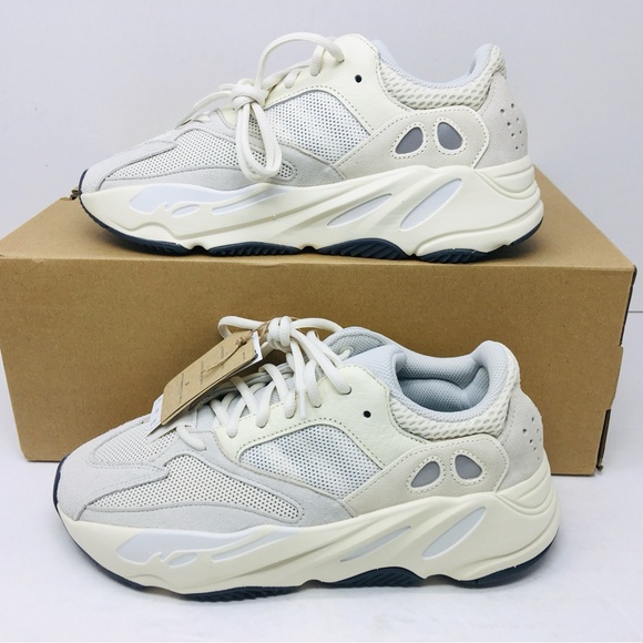 Adidas Yeezy Boost 700 EG7596 Men's Analog Sneakers Size M